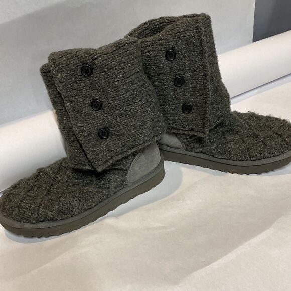 UGG Cardy Lattice Boots - Gray size 6 - Picture 6 of 8